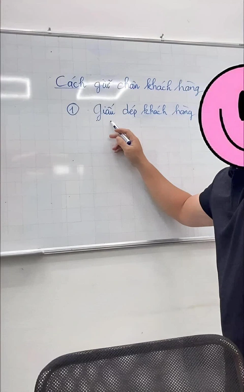 Ảnh vui 14-3: Cách giữ chân khách hàng tốt nhất- Ảnh 1. Thầy này thiệt là...