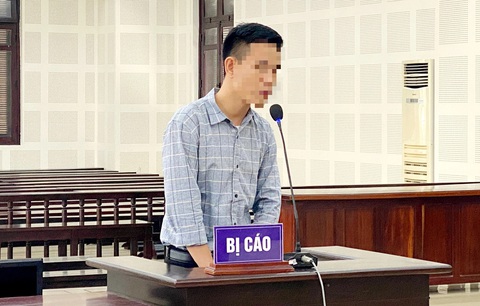Tuyên án người mua bán trái phép 184 tài khoản ngân hàng- Ảnh 1. Bị cáo tại phiên tòa - Ảnh: H.B.