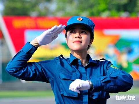 92 nữ dân quân TP.HCM đến Hà Nội huấn luyện diễu binh kỷ niệm chiến thắng Điện Biên Phủ- Ảnh 6. 92 nữ dân quân TP.HCM đến Hà Nội huấn luyện diễu binh kỷ niệm chiến thắng Điện Biên Phủ- Ảnh 6.