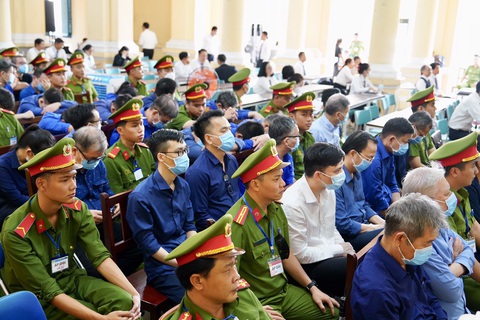 Các bị cáo tại tòa - Ảnh- HỮU HẠNH Các bị cáo tại tòa - Ảnh: HỮU HẠNH