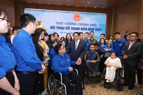 Thủ tướng sẽ đối thoại với thanh niên về chuyển đổi số- Ảnh 1. Thủ tướng Phạm Minh Chính đối thoại với thanh niên năm 2023 - Ảnh: NAM TRẦN
