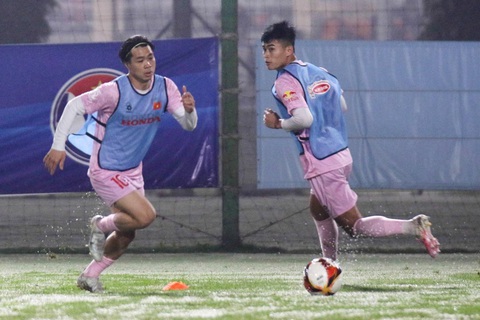 Công Phượng tập luyện cùng các đàn em U23 Việt Nam trong giáo án phối hợp nhóm - Ảnh: VFF Công Phượng tập luyện cùng các đàn em U23 Việt Nam trong giáo án phối hợp nhóm - Ảnh: VFF
