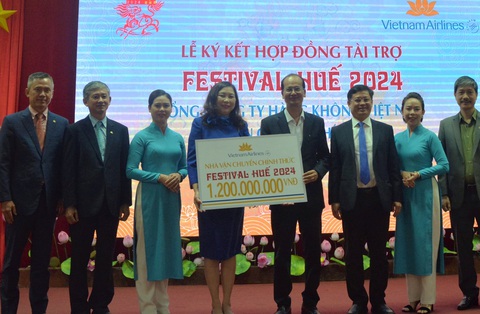 Vietnam Airlines đồng hành cùng Festival Huế 2024- Ảnh 1. Tổng Công ty Hàng không Việt Nam - Vietnam Airlines sẽ là nhà vận chuyển chính thức của Fetival Huế 2024 - Ảnh: ANH VIỆT