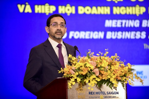 Ông Ramachandran A.S, chủ tịch Amcham Việt Nam, nêu ra 4 lĩnh vực TP.HCM cần tập trung hơn - Ảnh: QUANG ĐỊNH Ông Ramachandran A.S, chủ tịch Amcham Việt Nam, nêu ra bốn lĩnh vực TP.HCM cần tập trung hơn - Ảnh: QUANG ĐỊNH