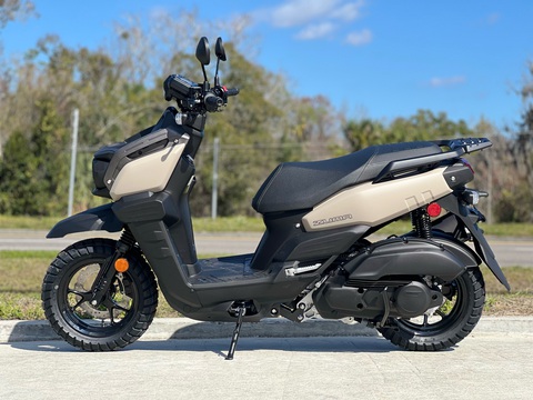 Yamaha Zuma 125: Xe tay ga dáng lạ đắt ngang Honda SH bản cao cấp- Ảnh 5. Yamaha Zuma 125: Xe tay ga dáng lạ đắt ngang Honda SH bản cao cấp- Ảnh 5.