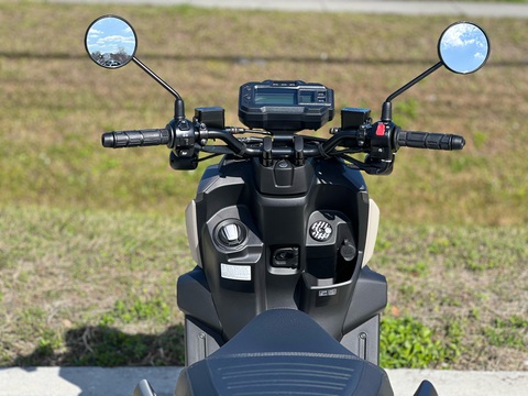 Yamaha Zuma 125: Xe tay ga dáng lạ đắt ngang Honda SH bản cao cấp- Ảnh 8. Yamaha Zuma 125: Xe tay ga dáng lạ đắt ngang Honda SH bản cao cấp- Ảnh 8.