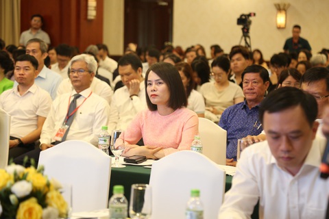 Báo chí dữ liệu đóng vai trò rất quan trọng trong đổi mới báo chí- Ảnh 1. Nhiều đại diện cơ quan báo, đài tham dự phiên thảo luận - Ảnh: PHƯƠNG QUYÊN