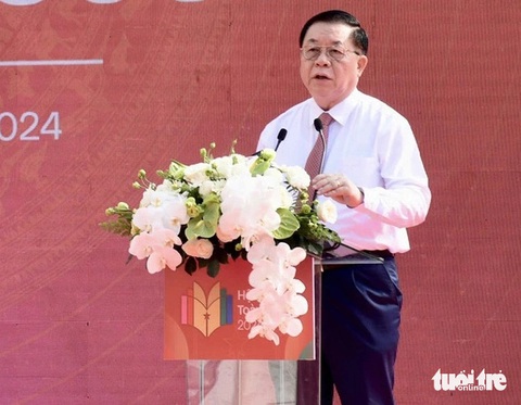 Ông Nguyễn Trọng Nghĩa phát biểu - Ảnh: QUANG ĐỊNH Ông Nguyễn Trọng Nghĩa phát biểu - Ảnh: QUANG ĐỊNH