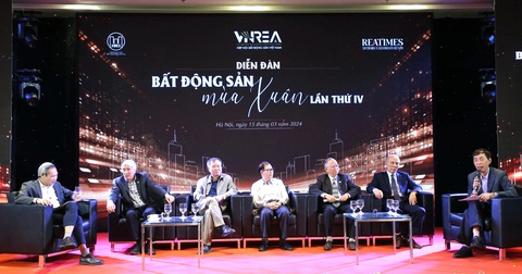 Vì sao nguồn cung nhà ở xã hội nhỏ giọt, nhà ở vừa túi tiền ‘tuyệt chủng’?- Ảnh 1. Các chuyên gia cho rằng chính sách nhà ở xã hội cần thông thoáng hơn để thu hút nhiều doanh nghiệp cùng đầu tư - Ảnh: BẢO NGỌC