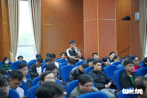 Sinh viên muốn thực tập sớm ở các công ty vi mạch được không?- Ảnh 1. Sinh viên Trần Duy Nguyên mong muốn được thực tập ở công ty vi mạch khi đang học năm 2 - Ảnh: ĐOÀN NHẠN