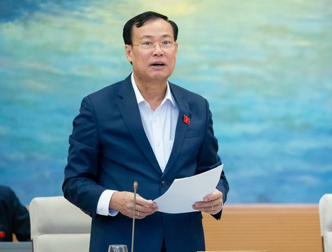 Cơ quan thẩm tra đề xuất 2 phương án nhưng 'tha thiết' đề nghị cấm tuyệt đối nồng độ cồn- Ảnh 1. Chủ nhiệm Ủy ban Quốc phòng và An ninh Lê Tấn Tới - Ảnh: GIA HÂN