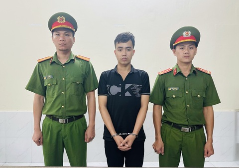 Vụ cô gái bị sát hại chiều 29 Tết ở Thủ Đức: Phát thông báo tìm điện thoại nạn nhân- Ảnh 1. Nguyễn Đăng Khoa lúc bị bắt - Ảnh: Công an cung cấp