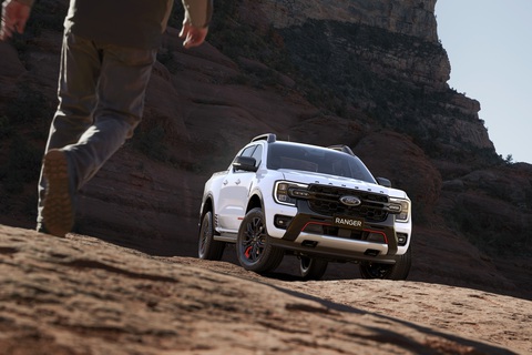Ford Ranger Stormtrak ra mắt Việt Nam, củng cố địa vị vua bán tải- Ảnh 2. Ford Ranger Stormtrak gây ấn tượng bởi vóc dáng hầm hố hơn Wildtrak - Ảnh: Ford