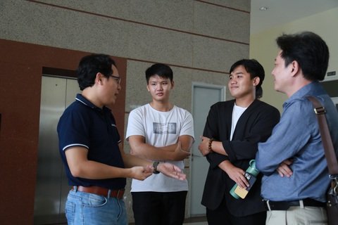 Đại học Đà Nẵng làm gì để tránh giảng viên đi du học rồi... mất hút?- Ảnh 3. Lãnh đạo Đại học Đà Nẵng cho rằng nên cử nhóm giảng viên cùng chuyên ngành hoặc liên ngành đi đào tạo để tạo nên các nhóm nghiên cứu, giảng dạy mạnh sau này - Ảnh: ĐOÀN NHẠN