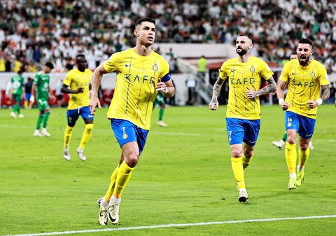 Tin tức thể thao sáng 16-3: HLV Guardiola ca ngợi Real Madrid- Ảnh 3. Niềm vui của Ronaldo sau khi ghi bàn cho Al Nassr - Ảnh: REUTERS