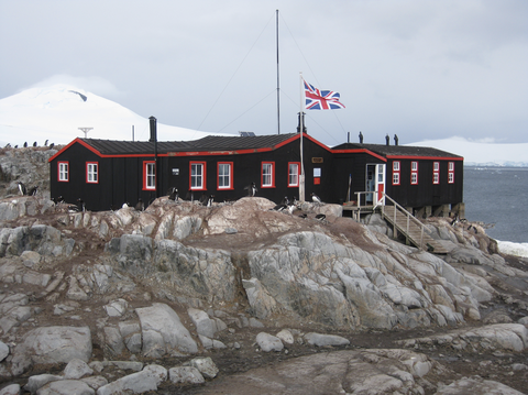 Xăm lên chân để xin việc làm tại Nam Cực- Ảnh 3. Bưu điện Port Lockroy - Ảnh: BRITISH ANTARCTIC TERRITORY