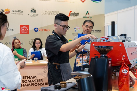 Cuộc thi Vietnam Barista Competition (VBA) là sân chơi chuyên nghiệp, thu hút nhiều tài năng trẻ trong lĩnh vực pha chế tham gia Cuộc thi Vietnam Barista Competition (VBA) là sân chơi chuyên nghiệp, thu hút nhiều tài năng trẻ trong lĩnh vực pha chế tham gia