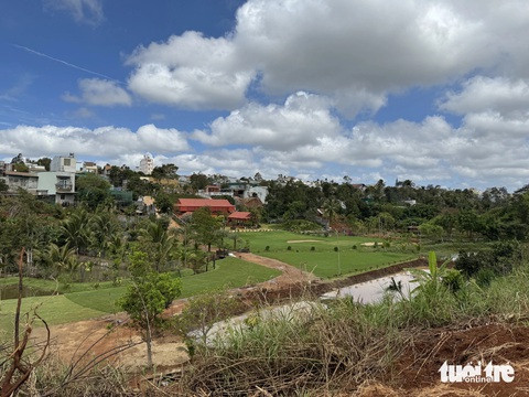 Sân golf thuộc sở hữu của ông Lợi cũng nằm trên phường Tân An, TP Buôn Ma Thuột - Ảnh: TÂM AN Sân golf thuộc sở hữu của ông Lợi cũng nằm trên phường Tân An, TP Buôn Ma Thuột - Ảnh: TÂM AN