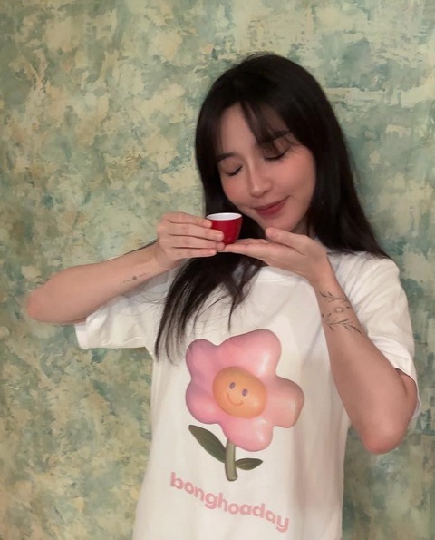 Bích Phương 'cứ ngỡ mình đàn ông lắm hóa ra lại rất bánh bèo'- Ảnh 5. Hiện tại, Bích Phương thành lập công ty giải trí riêng, trở lại với âm nhạc sau 2 năm