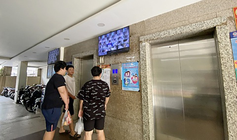 Thang máy chung cư Miếu Nổi (quận Bình Thạnh, TP.HCM) một hạng mục gây tranh chấp giữa ban quản trị và cư dân sinh sống tại đây - Ảnh: TỰ TRUNG Thang máy chung cư Miếu Nổi (quận Bình Thạnh, TP.HCM) một hạng mục gây tranh chấp giữa ban quản trị và cư dân sinh sống tại đây - Ảnh: TỰ TRUNG