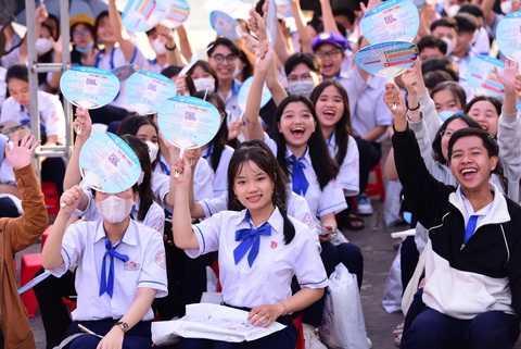 Giải đáp việc không giỏi toán, có nên chọn ngành công nghệ thông tin- Ảnh 5. Học sinh Bạc Liêu tham dự buổi tư vấn tuyển sinh - hướng nghiệp sáng 17-3 - Ảnh: DUYÊN PHAN