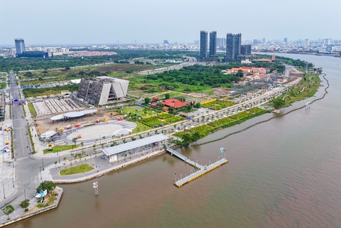 Bờ sông Sài Gòn phía Thủ Thiêm thay đổi rực rỡ- Ảnh 4. Bờ sông Sài Gòn phía Thủ Thiêm thay đổi rực rỡ- Ảnh 4.