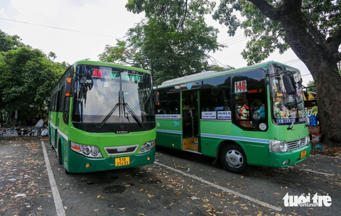 Đang xây dựng đơn giá mới cho xe buýt điện- Ảnh 2. Theo Sở Giao thông vận tải TP.HCM, tỉ lệ trợ giá cho các tuyến xe buýt thường là 64,8% (cao hơn buýt điện khoảng 20%) - Ảnh: CHÂU TUẤN