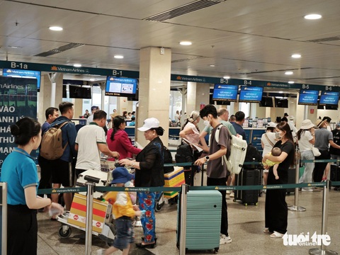 Pacific Airlines xác nhận không còn máy bay- Ảnh 4. Trong khi cùng chung Vietnam Airlines Group, Vietnam Airlines nhộn nhịp khách đi lại còn Pacfic Airlines đối diện nhiều khó khăn tạm dừng bay - Ảnh: CÔNG TRUNG