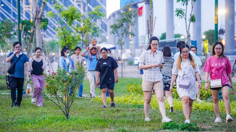 Bờ sông Sài Gòn phía Thủ Thiêm thay đổi rực rỡ- Ảnh 14. Bờ sông Sài Gòn phía Thủ Thiêm thay đổi rực rỡ- Ảnh 14.