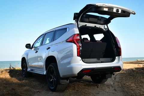 Mitsubishi Pajero Sport 2024 ra mắt: Tập trung nâng cấp động cơ và hệ truyền động- Ảnh 11. Mitsubishi Pajero Sport 2024 ra mắt: Tập trung nâng cấp động cơ và hệ truyền động- Ảnh 11.