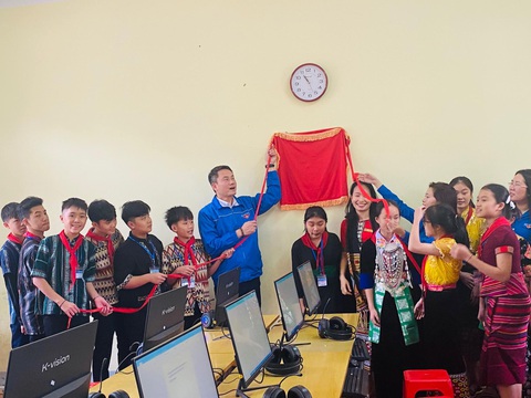 Tin tức giải trí 19-3: Đen Vâu vận động làm phòng tin học cho học sinh- Ảnh 3. Phòng tin học điểm trường Tương Dương, Nghệ An - Ảnh: Trung tâm Thông tin nguồn lực tình nguyện Việt Nam