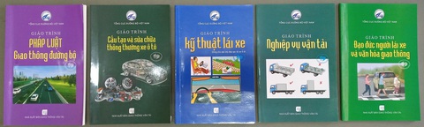 Bộ 5 cuốn giáo trình lý thuyết lái xe 2018 Bộ 5 cuốn giáo trình lý thuyết lái xe 2018