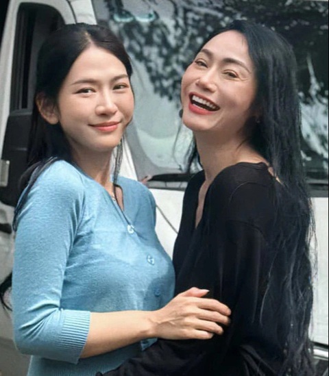 Lê Bống (trái) và diễn viên Thu Phương trong phim Lỡ hẹn với ngày xanh Lê Bống (trái) và diễn viên Thu Phương trong phim Lỡ hẹn với ngày xanh