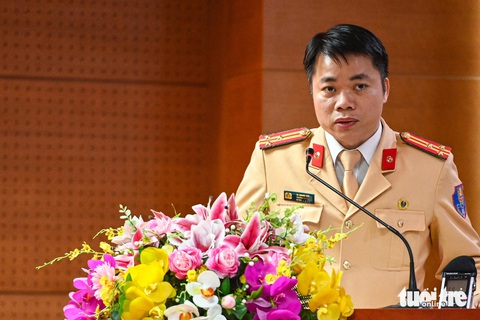 Đề xuất hạ cấp những cao tốc chưa đạt chuẩn- Ảnh 1. Thượng tá Lê Quang Hòa, trưởng Phòng hướng dẫn, điều khiển giao thông và dẫn đoàn (Cục Cảnh sát giao thông) - Ảnh: HỒNG QUANG