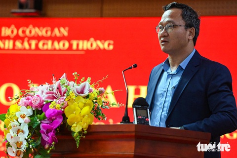 Đề xuất hạ cấp những cao tốc chưa đạt chuẩn- Ảnh 2. Ông Khuất Việt Hùng, phó chủ tịch chuyên trách Ủy ban An toàn giao thông quốc gia - Ảnh: HỒNG QUANG