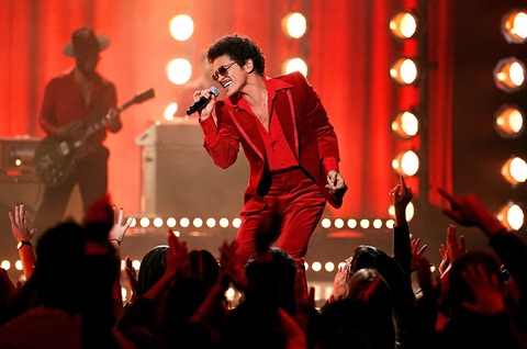Bruno Mars biểu diễn tại MGM Las Vegas, truyền thông Mỹ cho rằng anh đang nợ 50 triệu USD tại đây - Ảnh: MGM Bruno Mars biểu diễn tại MGM Las Vegas, truyền thông Mỹ cho rằng anh đang nợ 50 triệu USD tại đây - Ảnh: MGM