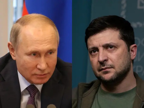 Kiev cảnh báo chiến tranh leo thang nếu Nga lập vùng đệm ở Ukraine- Ảnh 1. Tổng thống Nga Vladimir Putin (trái) và Tổng thống Ukraine Volodymyr Zelensky - Ảnh: BUSINESS INSIDER/GETTY IMAGES