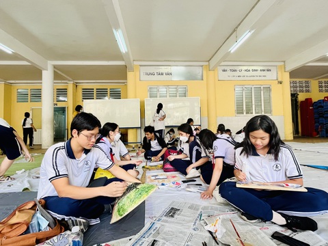Sở Giáo dục nói gì về tin đồn TP.HCM dừng tuyển sinh lớp 6 Trần Đại Nghĩa?- Ảnh 2. Học sinh THPT chuyên Trần Đại Nghĩa trong một hoạt động giáo dục - Ảnh: MỸ DUNG