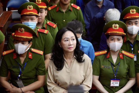 Vụ Vạn Thịnh Phát: Toàn bộ mức án viện kiểm sát đề nghị với 86 bị cáo- Ảnh 1. Bà Trương Mỹ Lan tại tòa - Ảnh: HỮU HẠNH