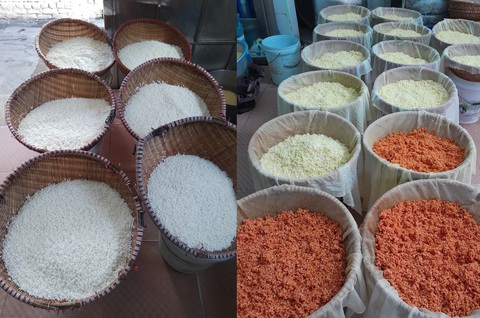 Người Phú Thượng thường dùng nếp nhung hoặc nếp cái hoa vàng để thổi xôi - Ảnh: ĐẬU DUNG Người Phú Thượng thường dùng nếp nhung hoặc nếp cái hoa vàng để thổi xôi - Ảnh: ĐẬU DUNG