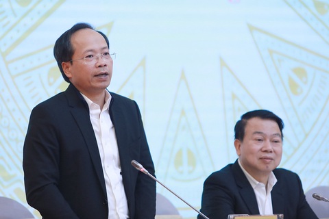Bộ Giao thông vận tải: 5 cao tốc 2 làn sẽ được nâng cấp- Ảnh 1. Thứ trưởng Bộ Giao thông vận tải Nguyễn Duy Lâm (bên trái) - Ảnh: DANH KHANG