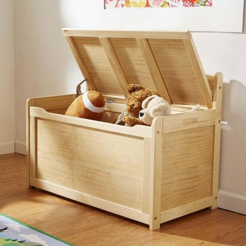 10 ý tưởng lưu trữ thú nhồi bông gọn gàng và đẹp nhà- Ảnh 8. Chiếc rương gỗ, chỗ lưu trữ không bao giờ lỗi thời trong nhà - Ảnh: HGTV