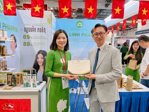 Dược phẩm Hoa Linh quảng bá thương hiệu tại triển lãm Beauty Asia 2024- Ảnh 4. Dược phẩm Hoa Linh quảng bá thương hiệu tại triển lãm Beauty Asia 2024- Ảnh 4.