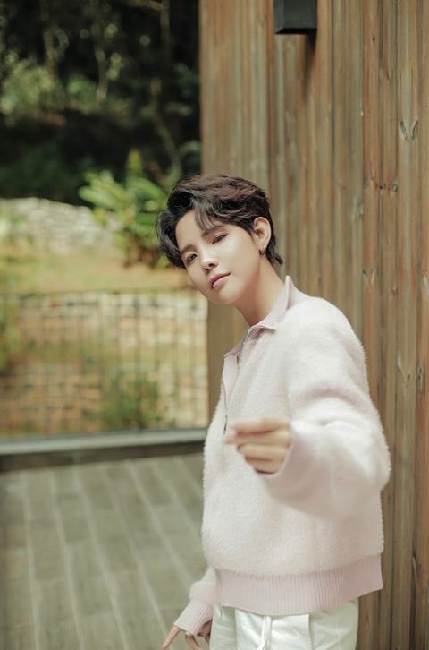 Vũ Cát Tường ra mắt ca khúc 'bao lụy', chưa kịp tung MV đã thành hit- Ảnh 1. Vũ Cát Tường ra mắt “Từng là”, với lăng kính đầy biết ơn và tích cực