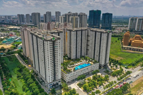 Tòa bác yêu cầu của một cư dân do Nova Lexington chưa xong nghĩa vụ tài chính- Ảnh 2. Dãy đất công viên cây xanh phía trước chung cư Lexington tiếp giáp trục Mai Chí Thọ - Ảnh: QUANG ĐỊNH