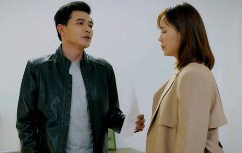 Trong phim Trạm cứu hộ trái tim, Quang Sự vào vai Nghĩa, chồng Ngân Hà (Hồng Diễm đóng) - Ảnh cắt từ trailer Trong phim Trạm cứu hộ trái tim, Quang Sự vào vai Nghĩa, chồng Ngân Hà, cố gắng xây dựng vỏ bọc người chồng yêu vợ để che đậy âm mưu thâm sâu - Ảnh cắt từ trailer