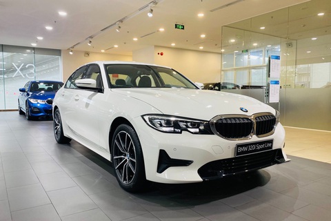 Tin tức giá xe: BMW 3-Series chỉ còn hơn 1,1 tỉ tại đại lý, nhưng có điều kiện- Ảnh 1. BMW 3-Series cũ giảm giá mạnh tại đại lý - Ảnh: Đại lý BMW