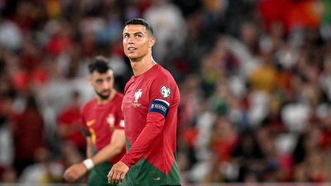 Ronaldo vẫn để lại nhiều hoài nghi trong màu áo tuyển Bồ Đào Nha - Ảnh: REUTERS Ronaldo vẫn để lại nhiều hoài nghi trong màu áo tuyển Bồ Đào Nha - Ảnh: REUTERS