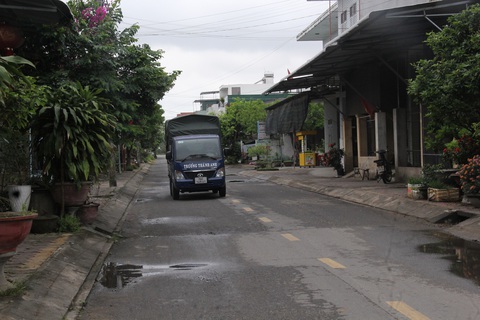 Mỏi mệt vì 'nhà không số, phố không tên' ở thành phố Quảng Ngãi- Ảnh 4. Khu tái định cư đường Trường Chinh hình thành hơn chục năm, nhưng từ đó đến nay bà con sống không có tên đường, số nhà - Ảnh: TRẦN MAI