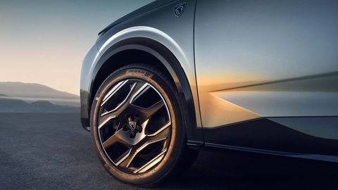 Peugeot E-5008 ra mắt: Sạc mỗi lần đi xa nhất 660km, sạc 10 phút đi 100km- Ảnh 13. Peugeot E-5008 ra mắt: Sạc mỗi lần đi xa nhất 660km, sạc 10 phút đi 100km- Ảnh 13.